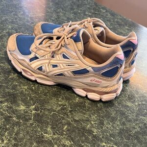 ASICS GEL-NYC Navy and Tan Athletic Shoes